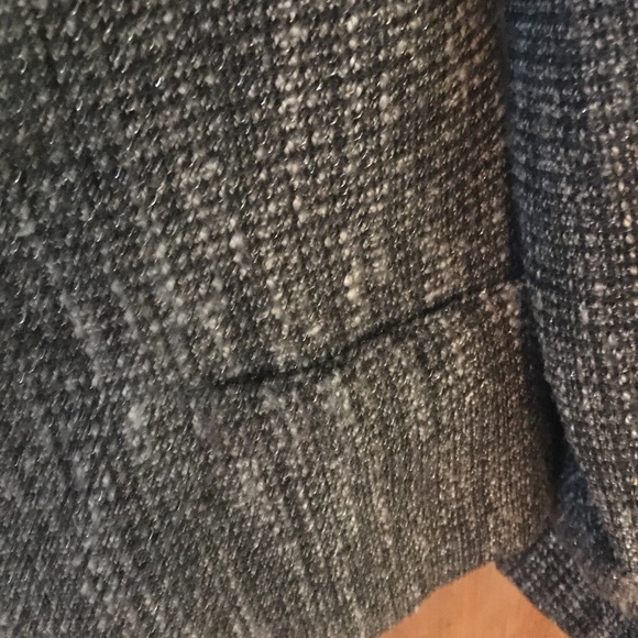 Great silk lined Jacket with silver threads. - Picture 4 of 7